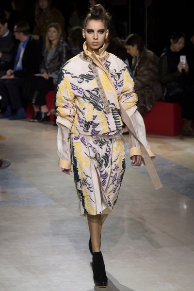 Look 14